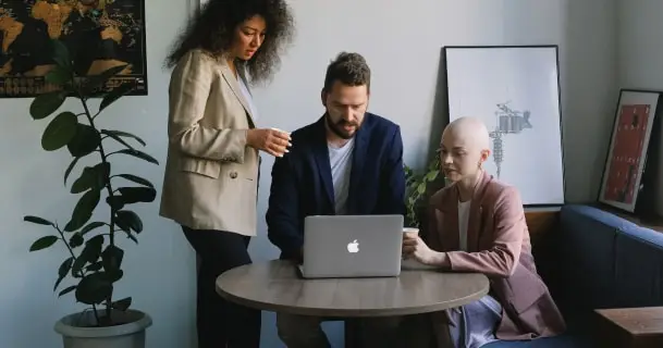 soical card img3.jpg